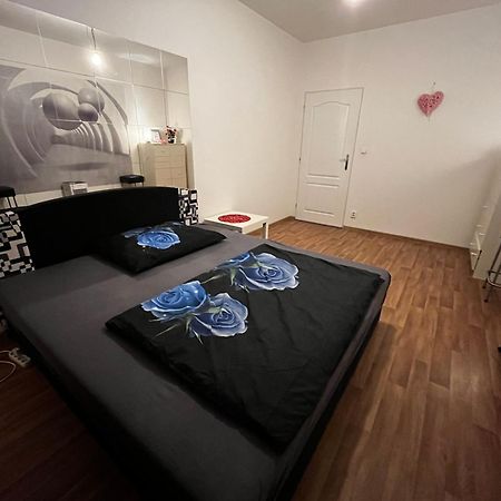 Monfas Apartment Garden City Πράγα Εξωτερικό φωτογραφία